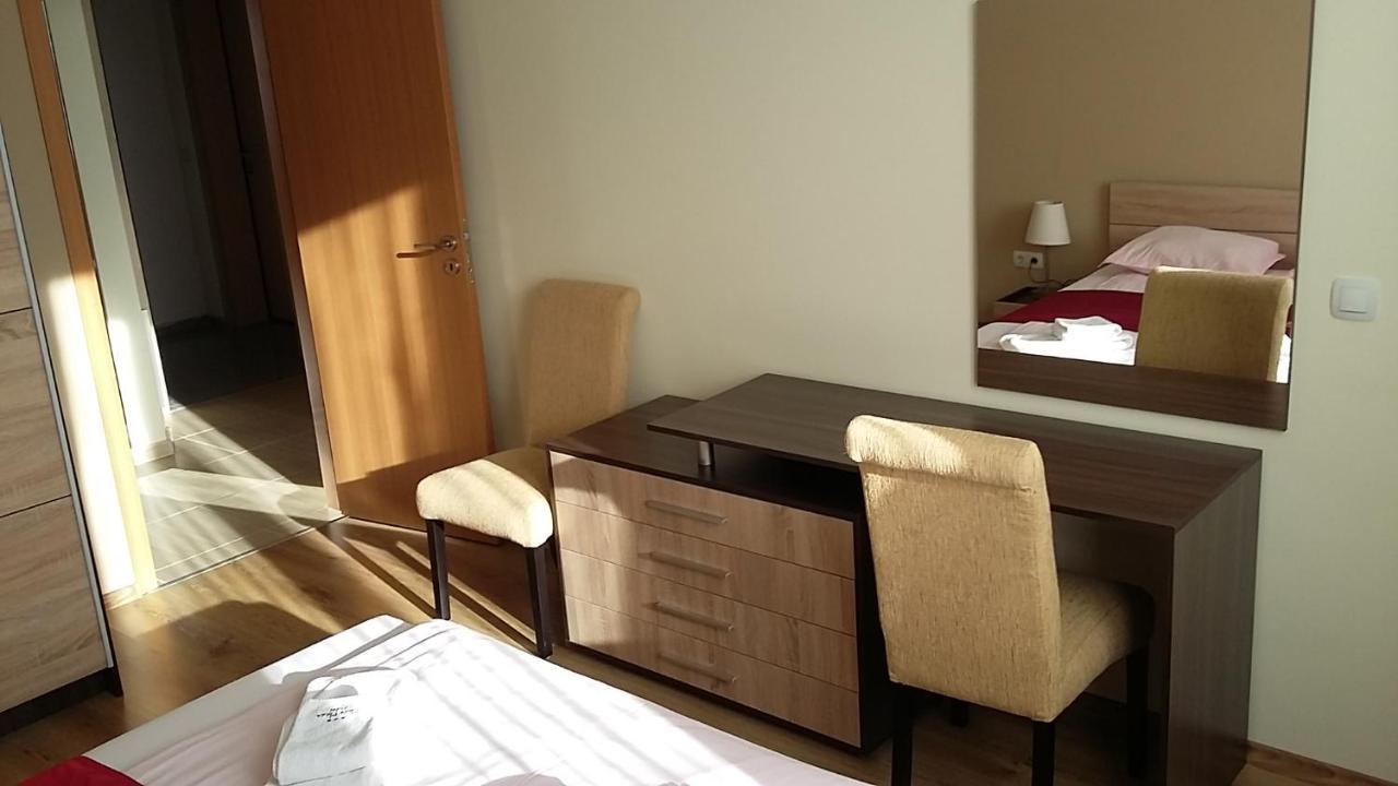 Apartemen Mladost 1a Sofia