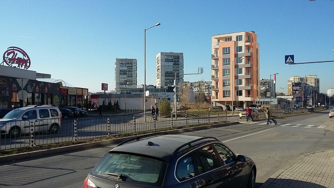 Apartemen Mladost 1a Sofia